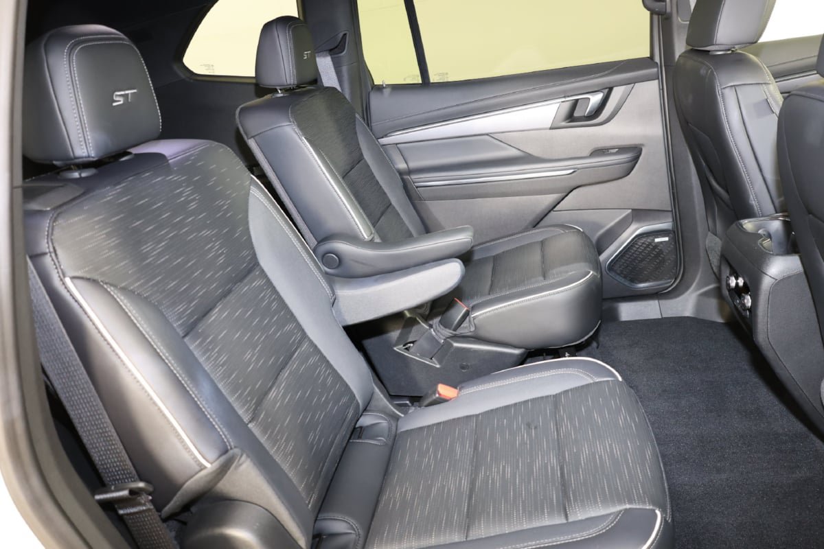 Used 2026 Buick Enclave Sport Touring AWD/4WD image 42
