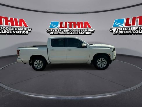 Used 2024 Nissan Frontier SV w/ SV Convenience Package RWD image 9
