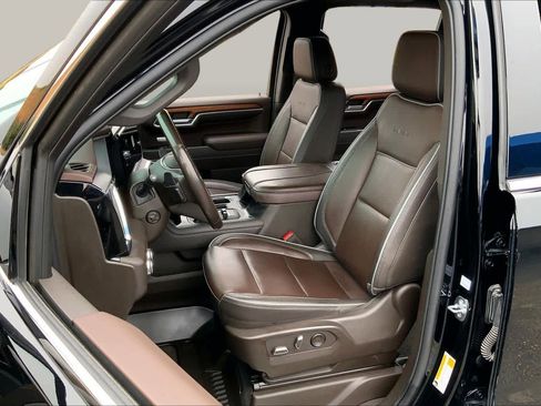 Used 2023 GMC Sierra 1500 Denali w/ Denali Reserve Package AWD/4WD image 8