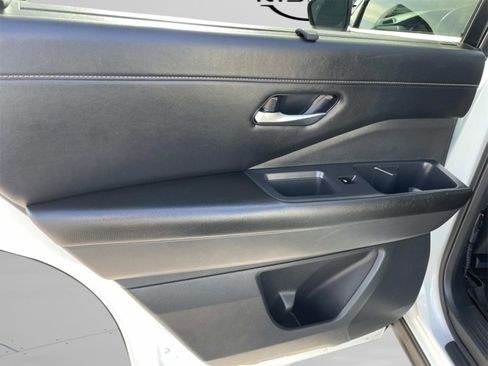 Used 2024 Nissan Pathfinder SL w/ SL Premium Package image 12