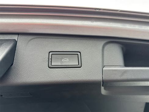 Used 2024 Volkswagen Atlas SE image 17