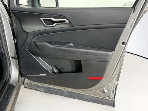 Used 2025 Kia Sportage LX image 31