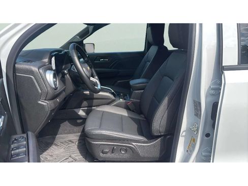 Used 2025 Chevrolet Colorado LT w/ LT Convenience Package AWD/4WD image 10