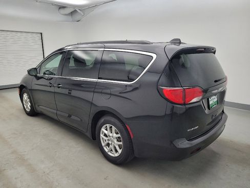 Used 2021 Chrysler Voyager Lxi FWD image 3