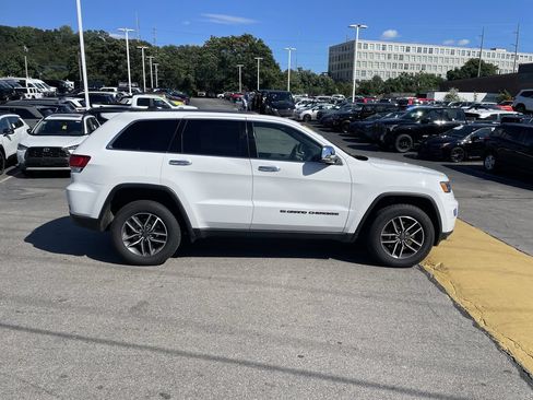 Used 2022 Jeep Grand Cherokee Limited AWD/4WD image 7