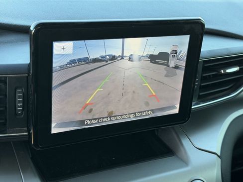 Used 2021 Ford Explorer XLT w/ Equipment Group 202A image 15