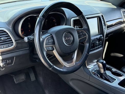 Used 2017 Jeep Grand Cherokee Overland RWD image 23