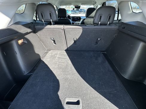 Used 2024 Chevrolet Trax LT w/ LT Convenience Package image 23