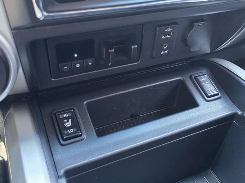 Used 2018 Nissan Titan PRO-4X w/ Pro-4x Convenience Package AWD/4WD image 20