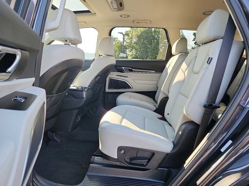 Used 2025 Kia Telluride S AWD/4WD image 10