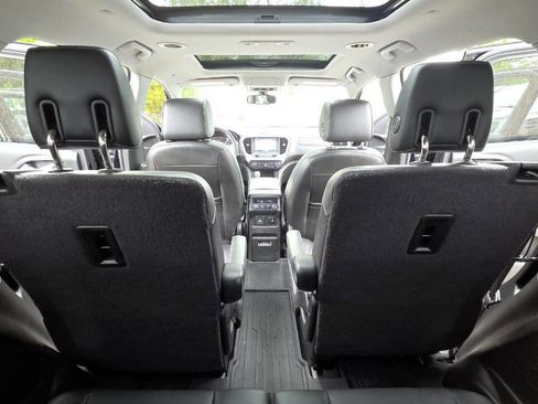 Used 2017 GMC Acadia SLT w/ LPO, Floor Liner Package AWD/4WD image 41