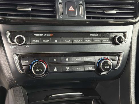 Used 2019 Kia Optima S w/ S Panoramic Sunroof Package image 27