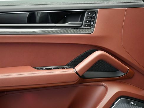 New 2026 Porsche Cayenne GTS AWD/4WD image 38