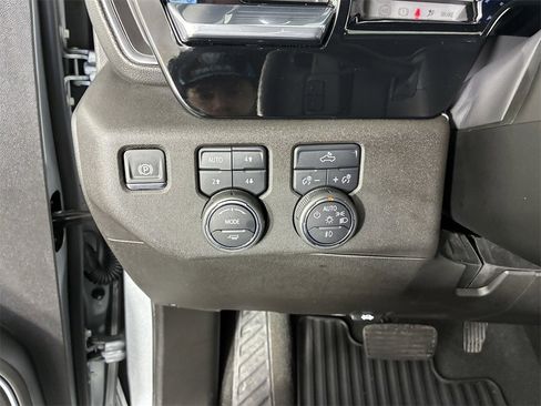 Used 2024 Chevrolet Silverado 1500 RST w/ Z71 Off-Road Package image 17