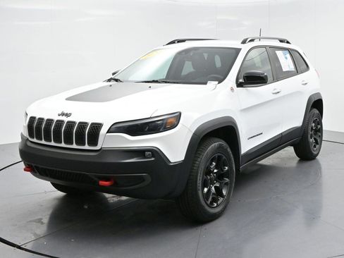 Used 2022 Jeep Cherokee Trailhawk w/ Trailer Tow Group AWD/4WD image 3