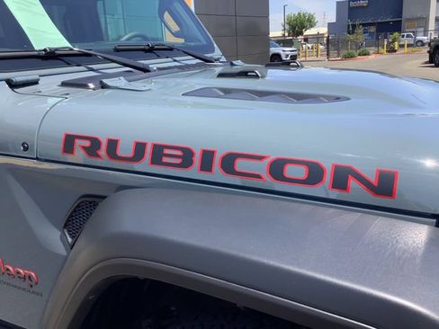 Used 2025 Jeep Wrangler Unlimited Rubicon w/ Convenience Group AWD/4WD image 43