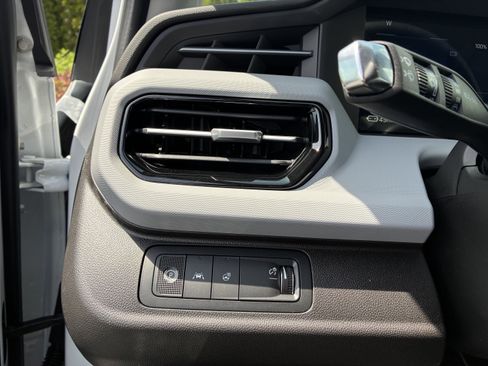 New 2027 Chevrolet Bolt LT w/ Comfort Package FWD image 25