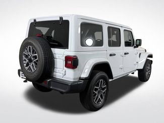 Used 2025 Jeep Wrangler Unlimited Sahara AWD/4WD video 3