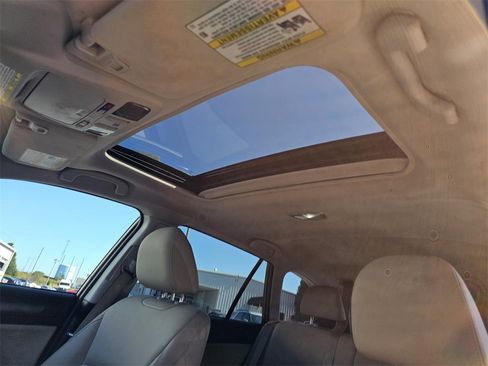 Used 2018 Subaru Outback 3.6R Limited image 23