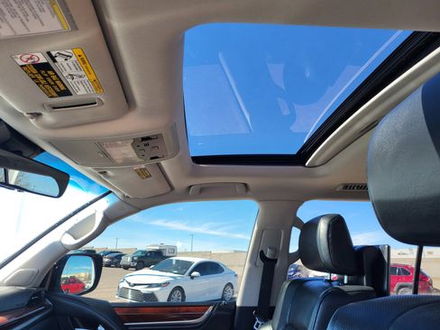 Used 2019 Lexus LX 570 4WD w/ Luxury Package image 38