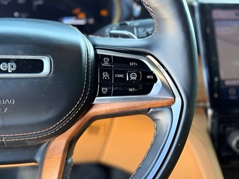 Used 2022 Jeep Grand Cherokee Summit AWD/4WD image 26