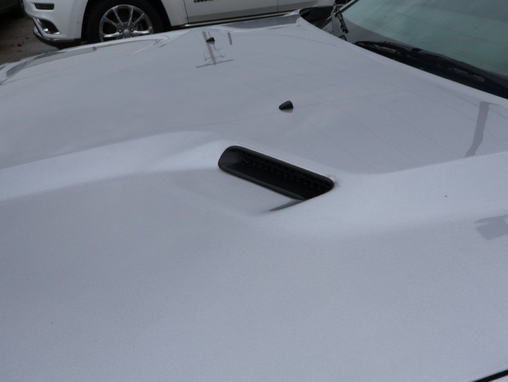 Used 2014 Dodge Challenger SXT RWD image 14