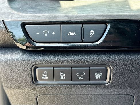 Certified 2024 Kia Carnival SX FWD image 13