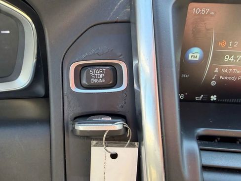 Used 2016 Volvo XC60 T5 Platinum image 33