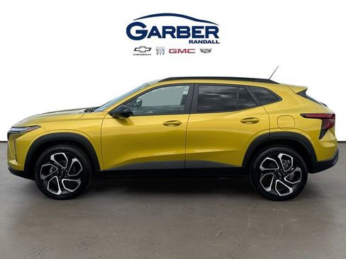 Used 2024 Chevrolet Trax RS w/ Driver Confidence Package FWD image 2