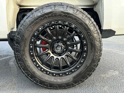 Used 2018 Chevrolet Silverado 1500 W/T AWD/4WD image 6