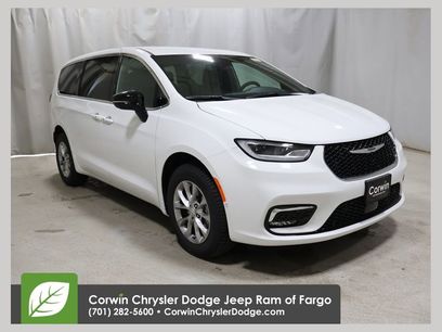New 2026 Chrysler Pacifica Select