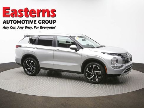 Used 2024 Mitsubishi Outlander SE image 46