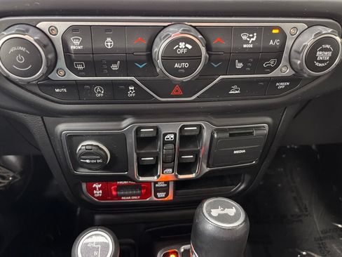 Used 2021 Jeep Wrangler Unlimited Rubicon AWD/4WD image 21