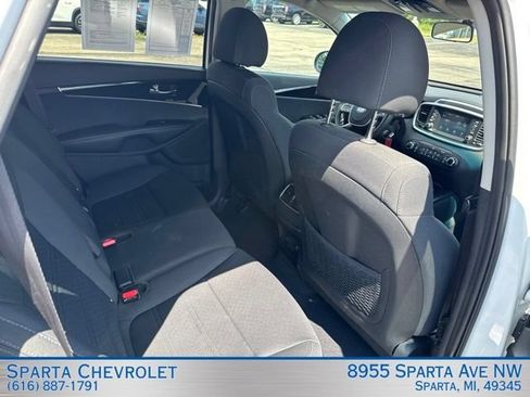 Used 2020 Kia Sorento LX FWD image 27