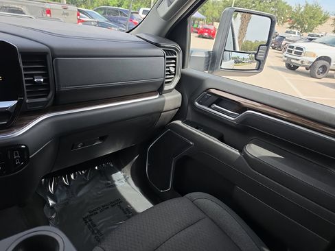 Used 2025 Chevrolet Silverado 2500 LT w/ Convenience Package AWD/4WD image 27