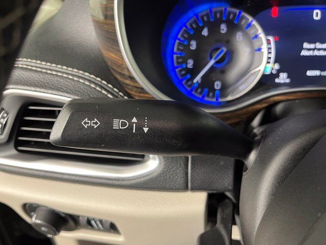 Used 2023 Chrysler Pacifica Limited AWD/4WD image 23