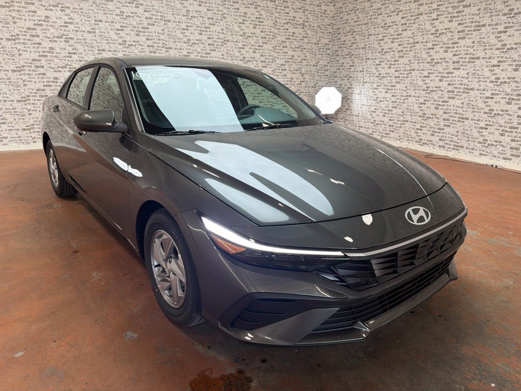 New 2026 Hyundai Elantra SE FWD image 9