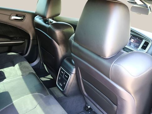 Used 2020 Dodge Charger Scat Pack w/ Plus Group RWD image 17