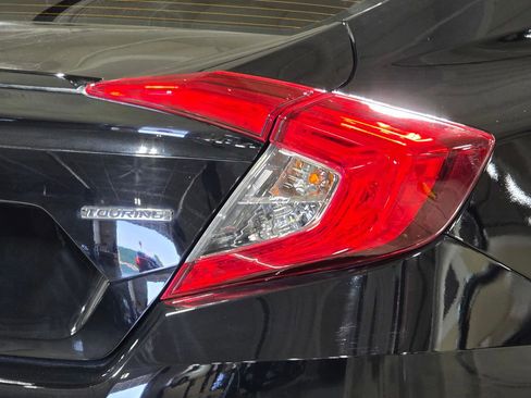 Used 2016 Honda Civic Touring image 12