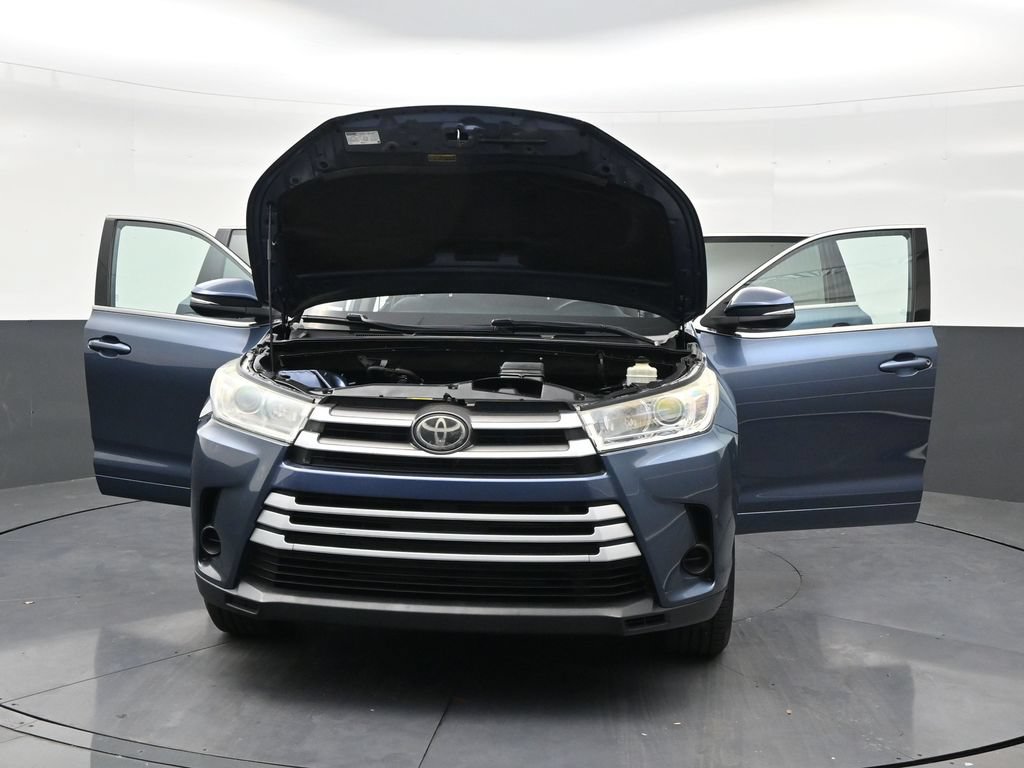 Used 2018 Toyota Highlander LE FWD image 33