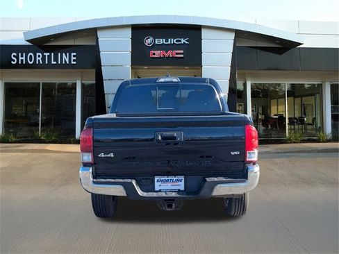 Used 2022 Toyota Tacoma 4x4 Double Cab image 4