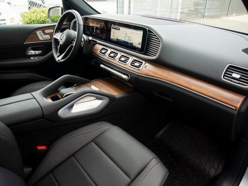 Used 2025 Mercedes-Benz GLE 350 4MATIC image 35