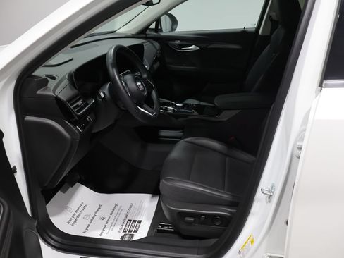Used 2024 Buick Envision Preferred AWD/4WD image 9