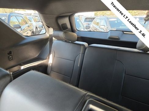 Used 2022 Chevrolet Traverse LT w/ LT Premium Package image 13
