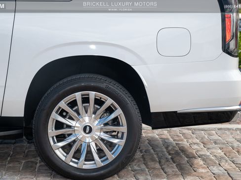 Used 2024 Cadillac Escalade ESV Luxury AWD/4WD image 52