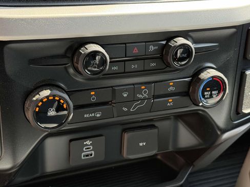 New 2025 Ford F550 4x4 SuperCab Super Duty image 14