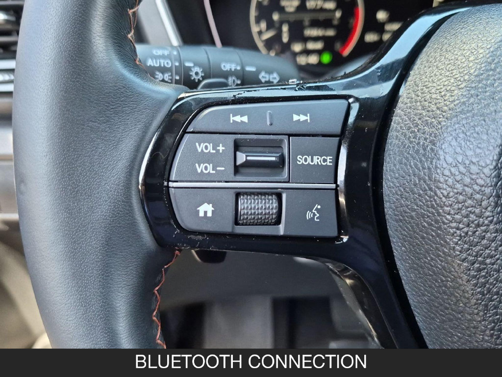 Used 2025 Honda Pilot Sport image 17