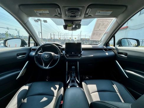 Certified 2024 Toyota Corolla Cross XLE FWD image 18