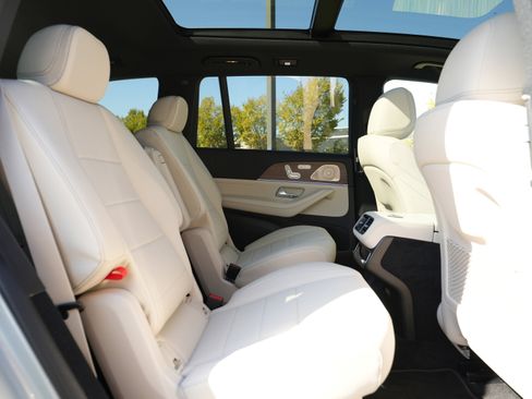 New 2026 Mercedes-Benz GLS 450 4MATIC image 41