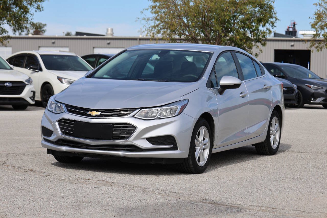Used 2018 Chevrolet Cruze LT w/ Convenience Package FWD image 6